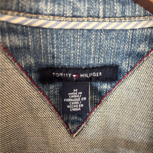 Tommy Hilfiger Distressed 90's Denim Vest Women's Size Medium 2 pocket Button - Picture 4 of 9